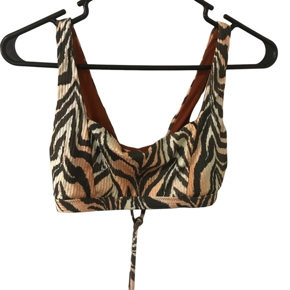 Becca Tiger print bikini top size 0 - Picture 1 of 5